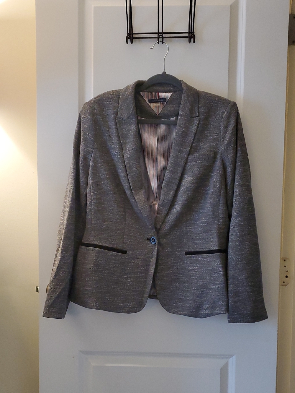 Tailored Gray Single-Button Women's Blazer